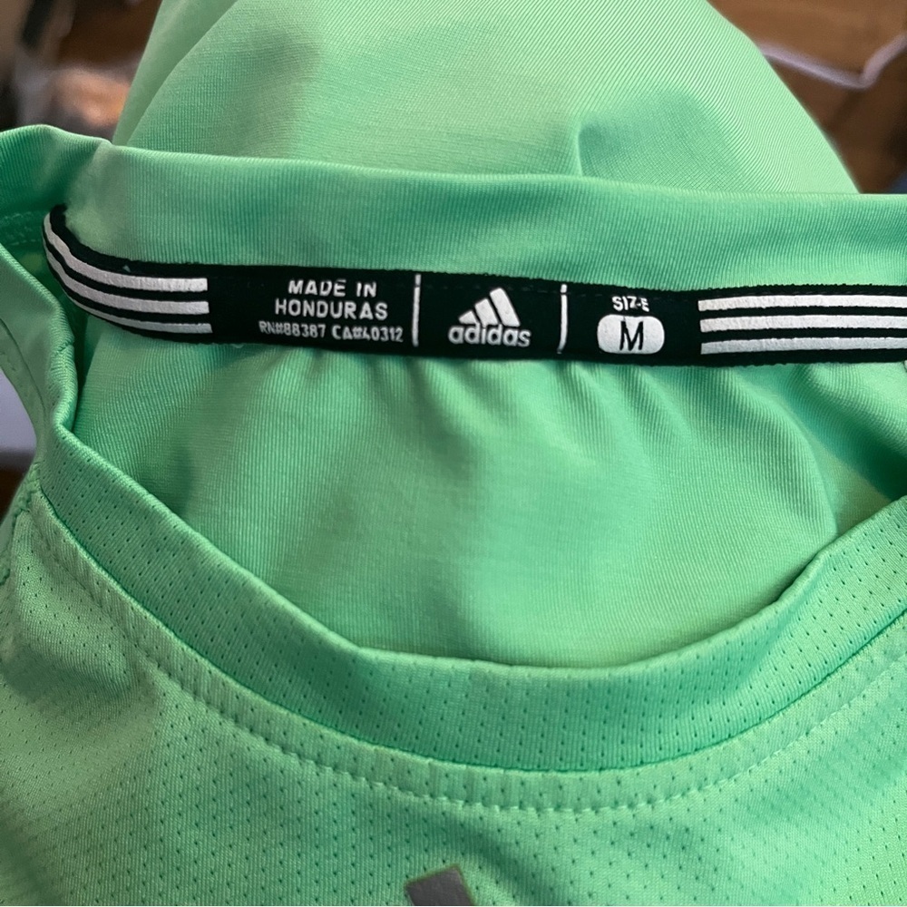 Adidas Women’s Techfit Workout shirt Athletic-wear Green Medium Sleeveless - Picture 4 of 7